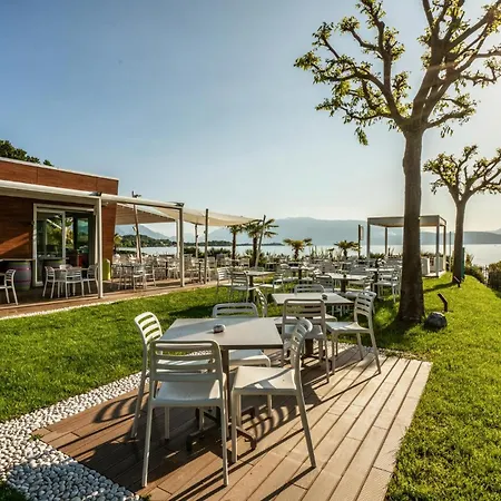 아파트 Living Deluxe 라파